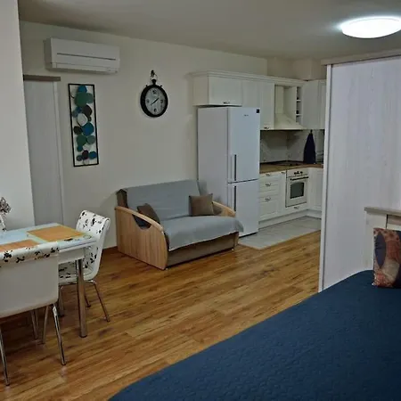 ателие - удобство, комфорт, сигурност и безплатно паркомясто アパート